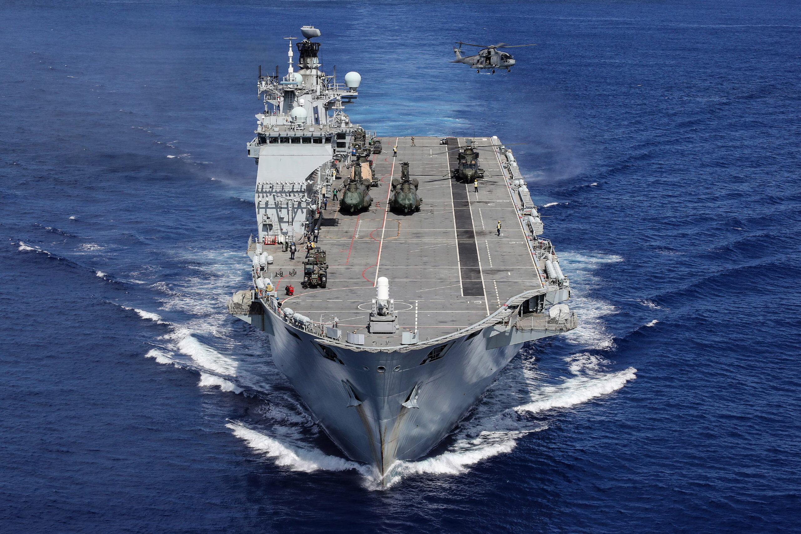 Read more about the article Hydraulic lift for Amphibious Helicopter Carrier